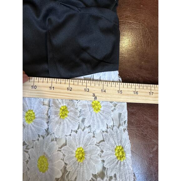 Judith March medium black daisy romper lace embroidered floral halter cutout - Picture 5 of 13